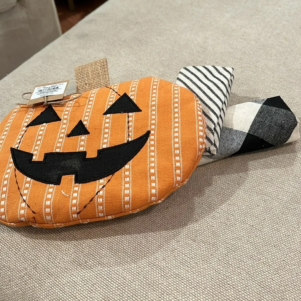 Pumpkin Halloween Oven Mitt and Towel Set/NWT